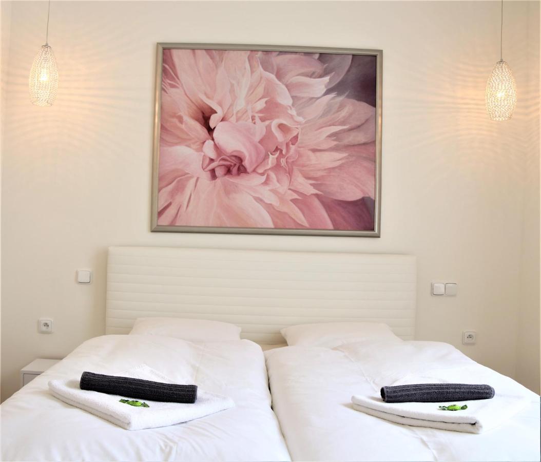 Flowers Apartments Prague Exterior photo