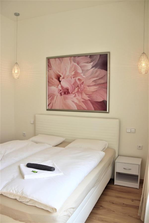 Flowers Apartments Prague Exterior photo